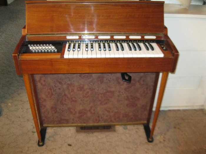 Farfisa Organ