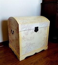 Dome top storage chest.  20" wide, 21" tall.