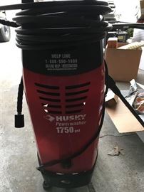 This is a nice Husky 1750 power washer in working condtion.