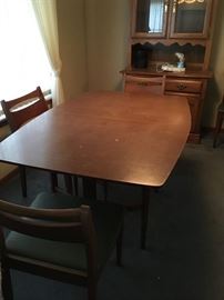 This a very functional dining table and chairs.