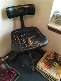 Wow!  An oldie but goodie oak office chair.