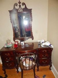 Vanity table