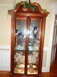 China cabinet lots of crystal in porcelain