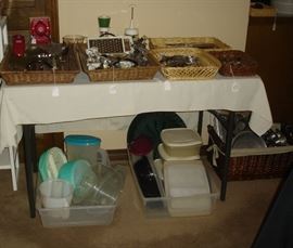Utensils, Tupperware