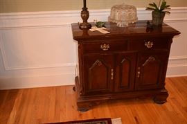 Lexington Sideboard Fold Out 40" X 33" X 19"