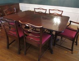 dining room table and chairs. 2 leaves