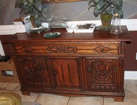 Oak sideboard/Buffet