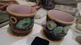 majolica pots