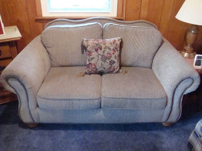 Love Seat~Great Condition!