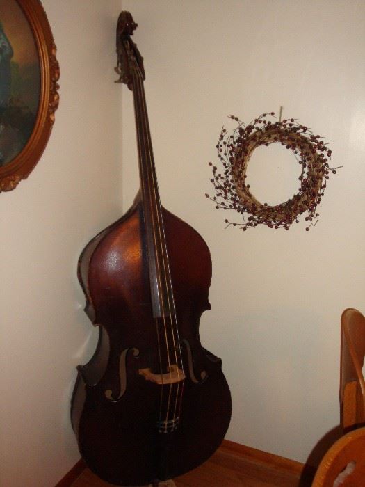 Antique King Mortone Bass