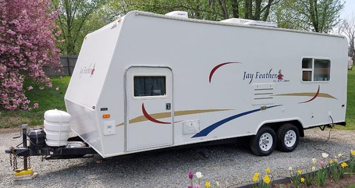 At 8PM: 2006 Jayco Jay Feather Exp. 213 Sport Trailer | 23 ft. Long / 27 ft. when extended; Ultra Lite Weight; Air Conditioned & Heated; Refrigerator; Microwave; TV; DVD Player; Grill; Sleeps 7; One Owner; Lightly Used and Well Maintained!