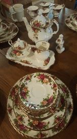 Royal Albert Old Country Roses - Set of 8 - Brand new never used