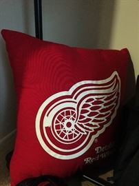 Red wings pillow