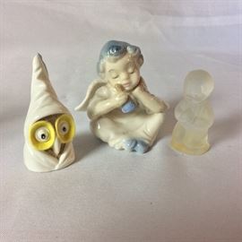 Small porcelain figurines.