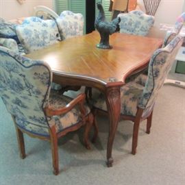 COUNTRY FRENCH DINING SET W/6 TOILE CHAIRS AND 2 LEAVES