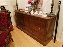 Ethan  Allen  Dresser