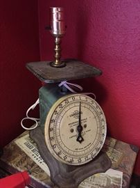 Old scale lamp 