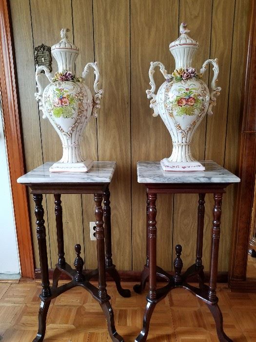  2 Portuguese Ceramic Floral Urns and 2 marble table   http://www.ctonlineauctions.com/detail.asp?id=701622