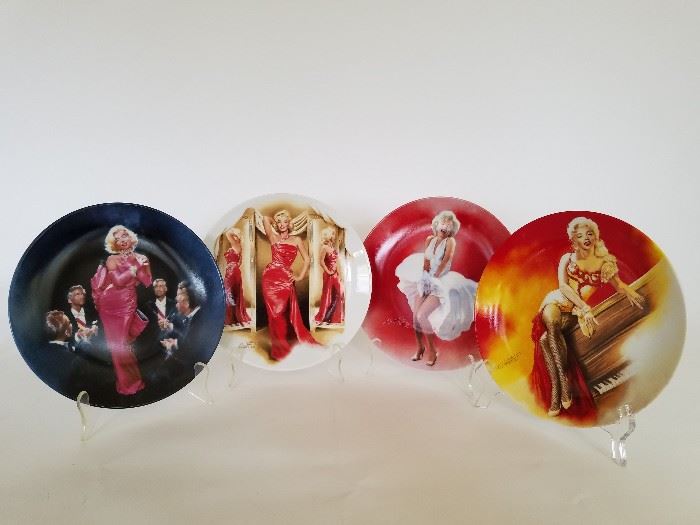Delphi Marilyn Monroe Collector’s Plates    http://www.ctonlineauctions.com/detail.asp?id=701627