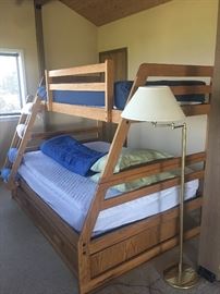 Nice bunk beds with pull out extra one 