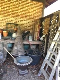  WAGON  FLOWER POTS LADDER   LARGE VINE CONE