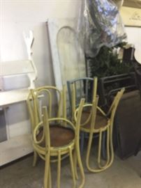  SET OF VINTAGE YELLOW ICE CREAM CHAIRS
