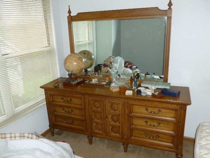 Dresser & mirror