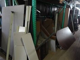 Bay of Approx. 45 Desk Tops