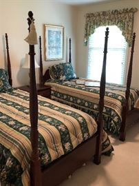 Pair of Sumter Furniture Four Poster Twin Beds
