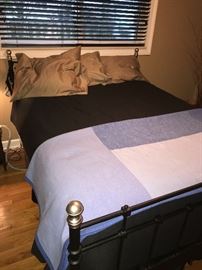 METAL QUEEN SIZE BED-FRAME AND MATTRESS