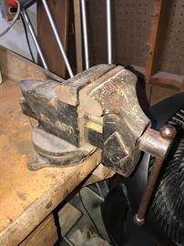 ANTIQUE NO. 400 VISE