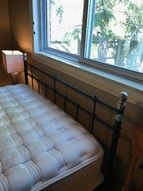 METAL QUEEN SIZE BED-FRAME AND MATTRESS