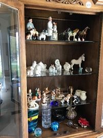 COLLECTIBLE FIGURINES, ART GLASS, HUMMEL / GOEBEL, ROYAL DOULTON, LLADRO, BOEHM, ROSENTHAL, BELLEEK 