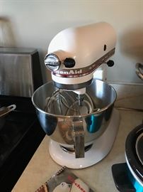 KITCHENAID MIXER