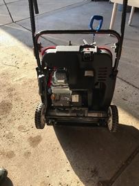 LIKE NEW TORO SNOWBLOWER