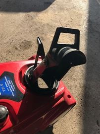 LIKE NEW TORO SNOWBLOWER