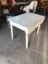 ANTIQUE DROP LEAF TABLE