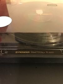 PIONEER PL-600 FULL AUTOMATIC STEREO TURNTABLE