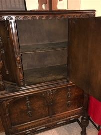 ANTIQUE WOODEN CABINET