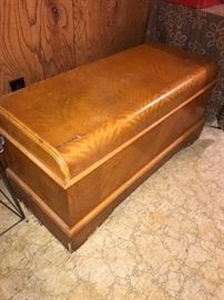 ANTIQUE ROOS CEDAR CHEST