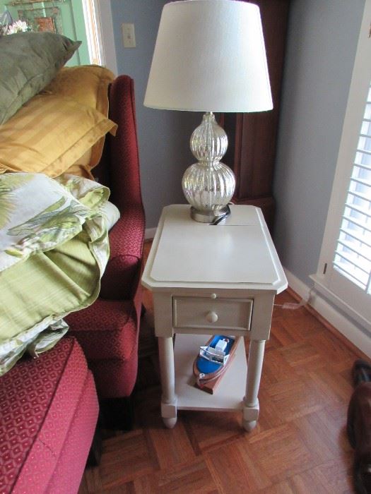 Broyhill white side table, Mercury glass type table lamp