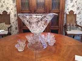 punch bowl with stand and 12 cups