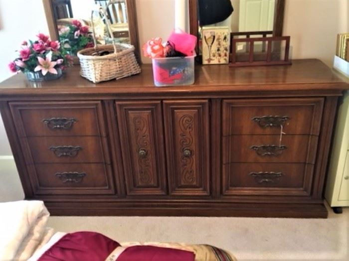 midcentury Broyhill dresser