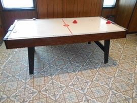 air hockey table 