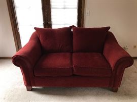 RED LOVESEAT