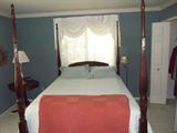 Gorgeous Four Poster Queen Bedroom Suite