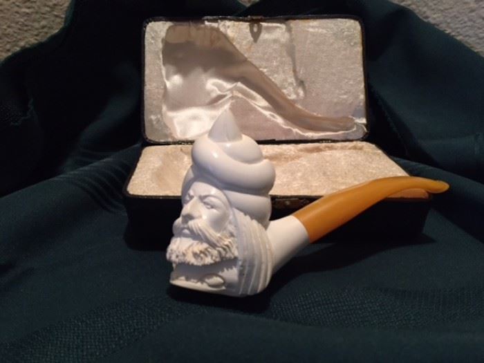 Turkish Meerschaum pipe with case.  +40 years old.  What?