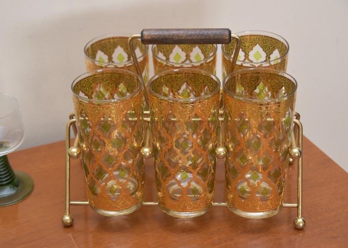 Vintage Barware / Bar Glasses with Carry Rack