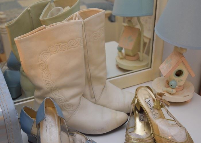 Vintage Women's White Cowboy Boots