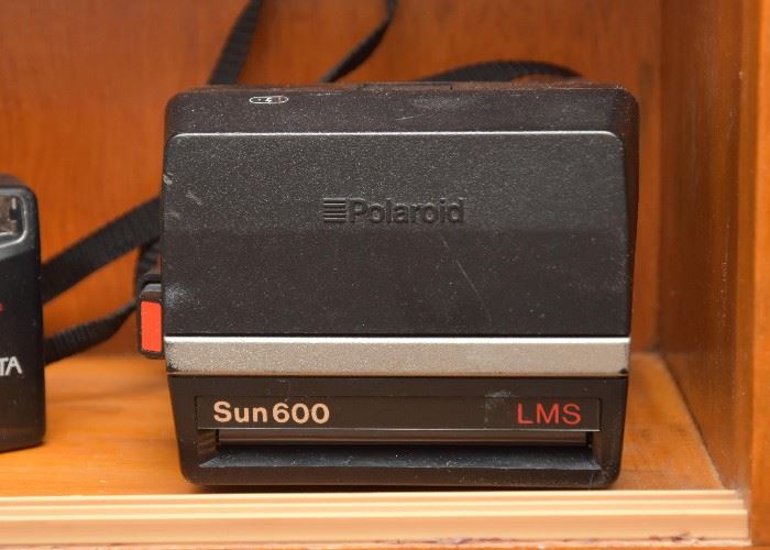 Polaroid Sun 600 Camera